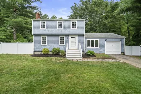 74 Littles Ave, Pembroke, MA 02359