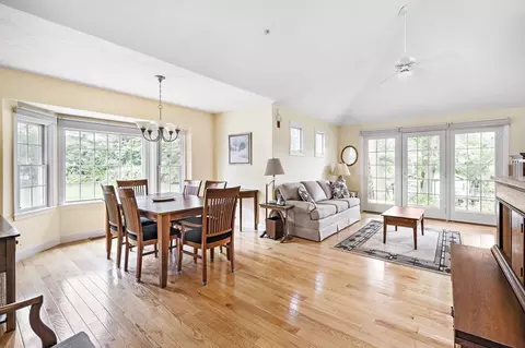 410 Salem St #812, Wakefield, MA 01880