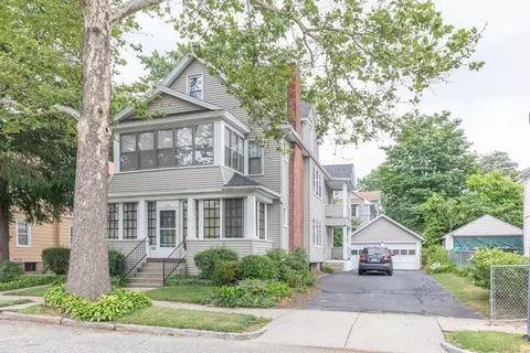 131-133 Wellington St, Springfield, MA 01109