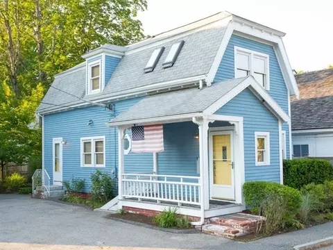 90 Belknap St, Concord, MA 01742