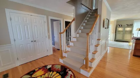 16 Andrea Cr, Needham, MA 02494 photo 2