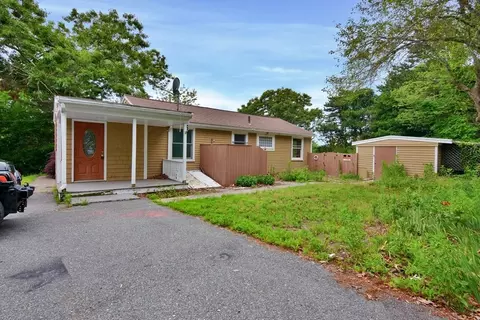 7 Metacom Rd, Mashpee, MA 02649 photo 4