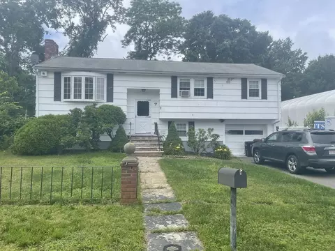 7 Vinedale Rd, Brockton, MA 02301