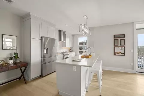 11 Oak Grove Ter #401, Quincy, MA 02169
