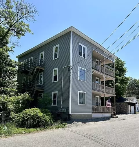 81 Edwards St, Fitchburg, MA 01420