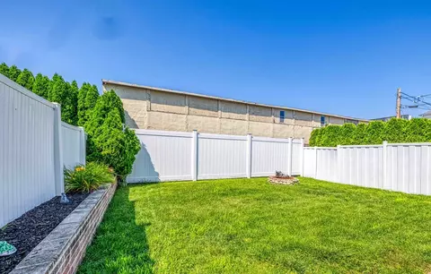 170 Rockland St, Fall River, MA 02724 photo 4