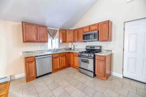 170 Rockland St, Fall River, MA 02724 photo 20