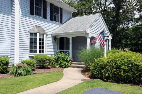 33 Old Fish Rd #A6, Hyannis, MA 02601