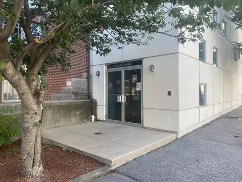 60 Tufts St #4, Somerville, MA 02145