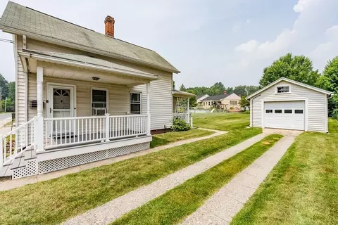 29 Emmet St, Chicopee, MA 01020