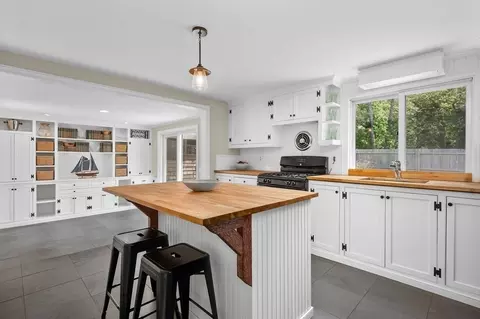 1229 Orleans Rd, Harwich, MA 02645