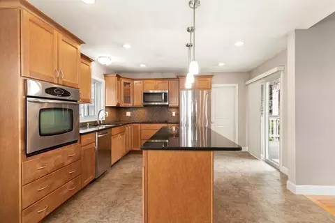 19 Carter St, Everett, MA 02149 photo 4