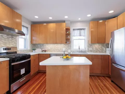 47 Chestnut St #2, Cambridge, MA 02139