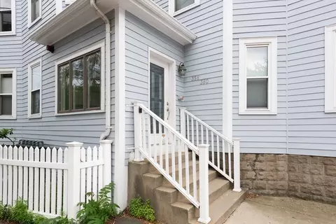 358 Washington St #2, Somerville, MA 02143