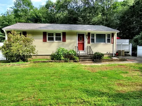 563 New Ludlow Rd, Chicopee, MA 01020