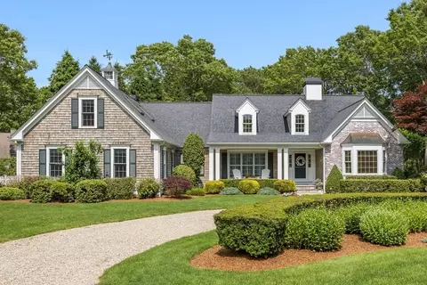 2 Ground Cover Ln, Sandwich, MA 02563