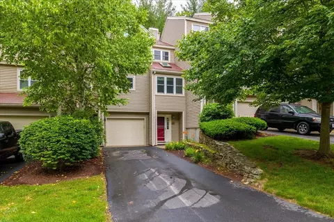 25 Thayer Pond Dr #5, Oxford, MA 01537