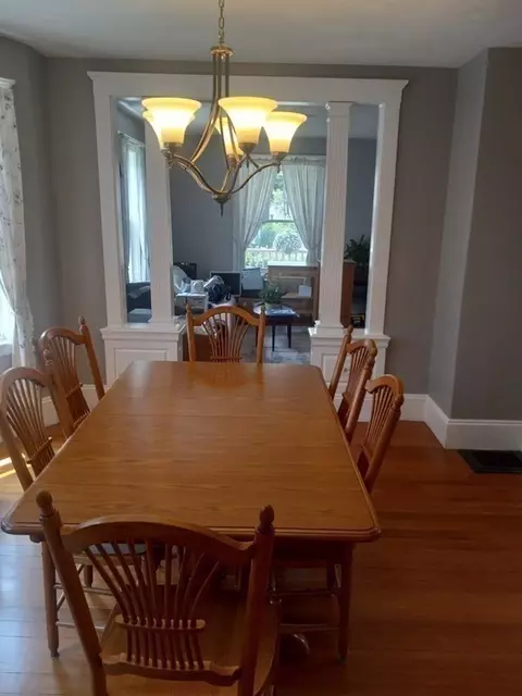 15 Laurel St, Saugus, MA 01906 photo 2