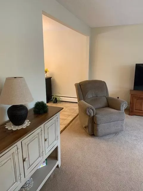20 Wayne Ave, Dudley, MA 01571