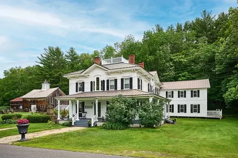 2 Lilac Ave, Cummington, MA 01026