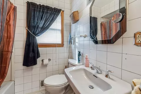 49 Juniper St, Lowell, MA 01852 photo 14