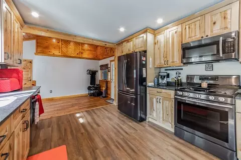 49 Juniper St, Lowell, MA 01852 photo 4
