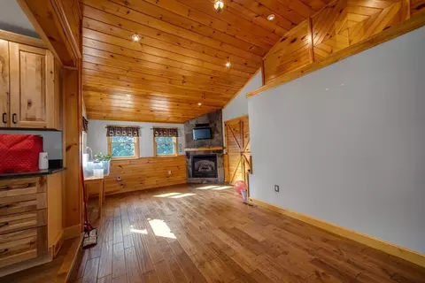 49 Juniper St, Lowell, MA 01852 photo 7