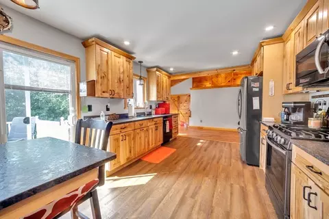 49 Juniper St, Lowell, MA 01852 photo 5