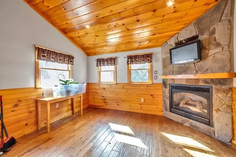 49 Juniper St, Lowell, MA 01852 photo 9