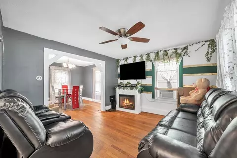 48 Schley St, Springfield, MA 01109 photo 15