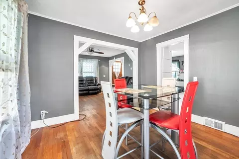 48 Schley St, Springfield, MA 01109 photo 8