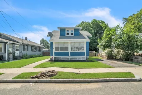 48 Schley St, Springfield, MA 01109