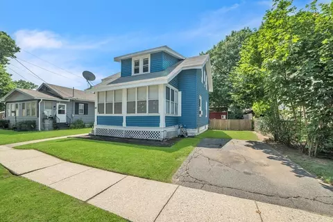 48 Schley St, Springfield, MA 01109 photo 3