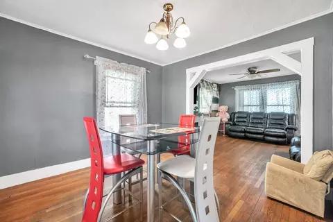48 Schley St, Springfield, MA 01109 photo 9
