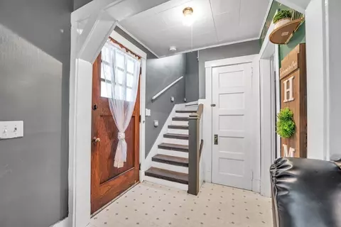 48 Schley St, Springfield, MA 01109 photo 6