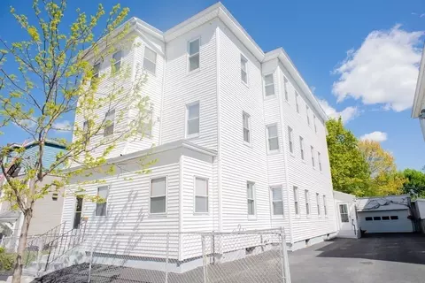 3 Aetna St, Worcester, MA 01604