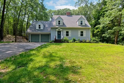 30 Lovers Ln, Greenfield, MA 01301