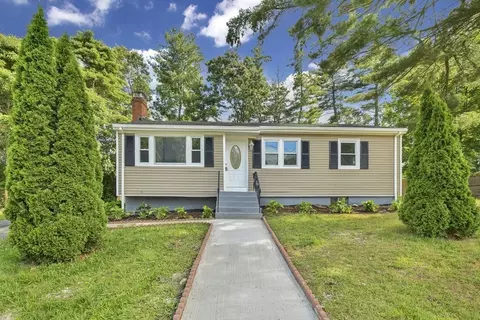 12 Phyllis Dr, Randolph, MA 02368