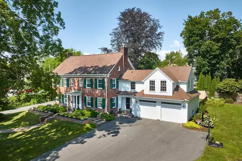 3 Tyler Ct, Northampton, MA 01060