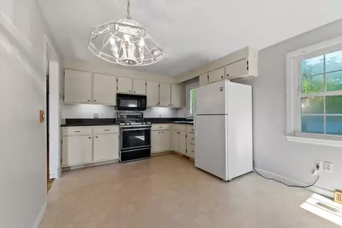 90 Fallston St, Springfield, MA 01119 photo 7