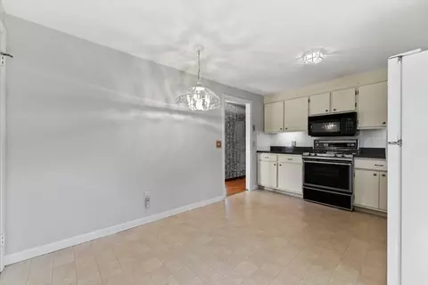 90 Fallston St, Springfield, MA 01119 photo 5