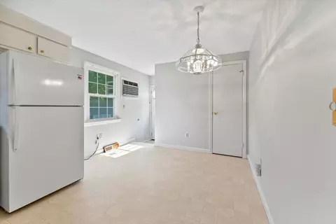 90 Fallston St, Springfield, MA 01119 photo 4