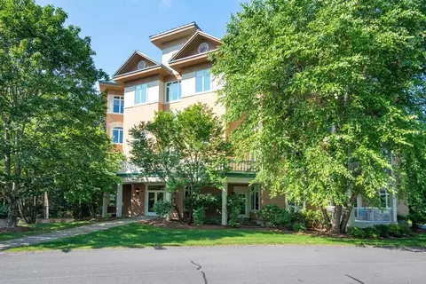 10 Northwood Dr #103, Sudbury, MA 01776
