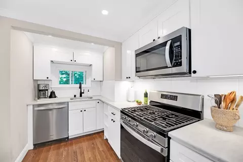 16 Crest Ave, Dedham, MA 02026 photo 6