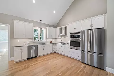 18 Vine Ln, Randolph, MA 02368