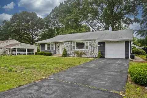 64 Manning St, Chicopee, MA 01020