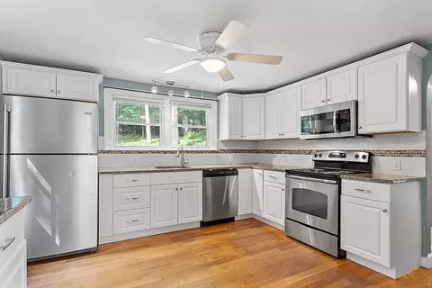 256 Walnut St, Saugus, MA 01906 photo 11