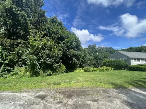 42 Viele Ave, Worcester, MA 01606