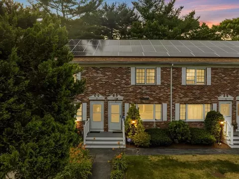 20 Robins St #20, East Bridgewater, MA 02333