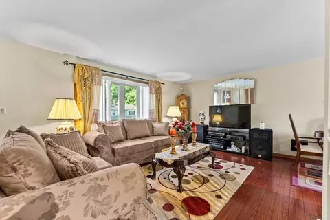 239 Ellendale Cir, Springfield, MA 01128 photo 6